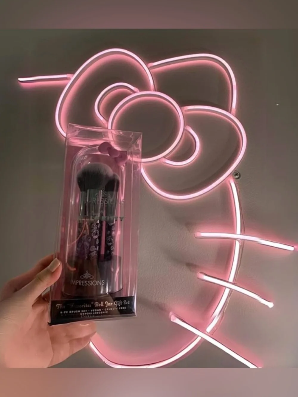 Impressions Hello Kitty Pink Kabuki Brush Gift Set